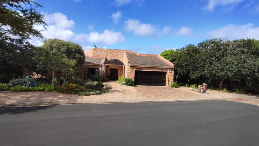 3 Bedroom Property for Sale in Stilbaai Wes Western Cape